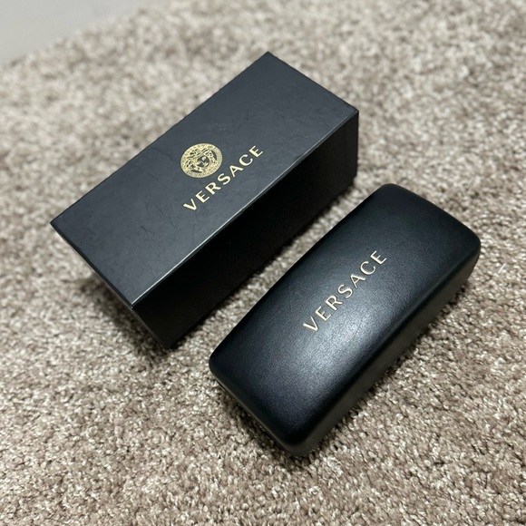 Versace Oversized Sunglasses - Picture 3 of 3